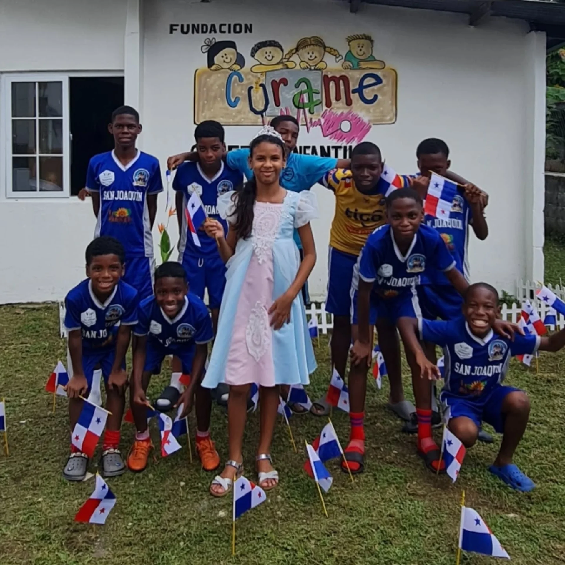 Siembra de Banderas con el Equipo de Fútbol de San Joaquín, Pedregal   