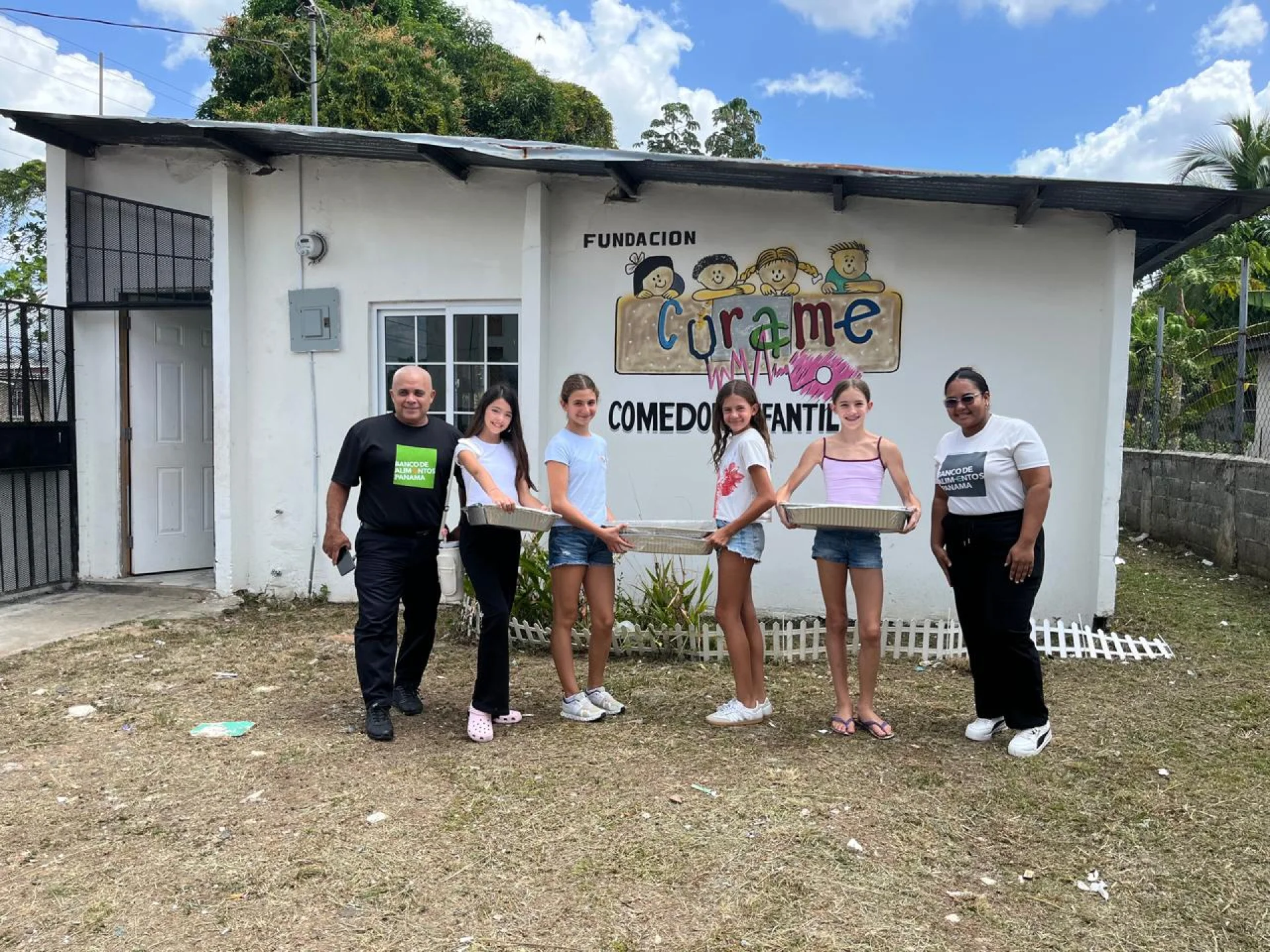  Visitas con Amor - METROPOLITAN SCHOOL Y BANCO DE ALIMENTOS    